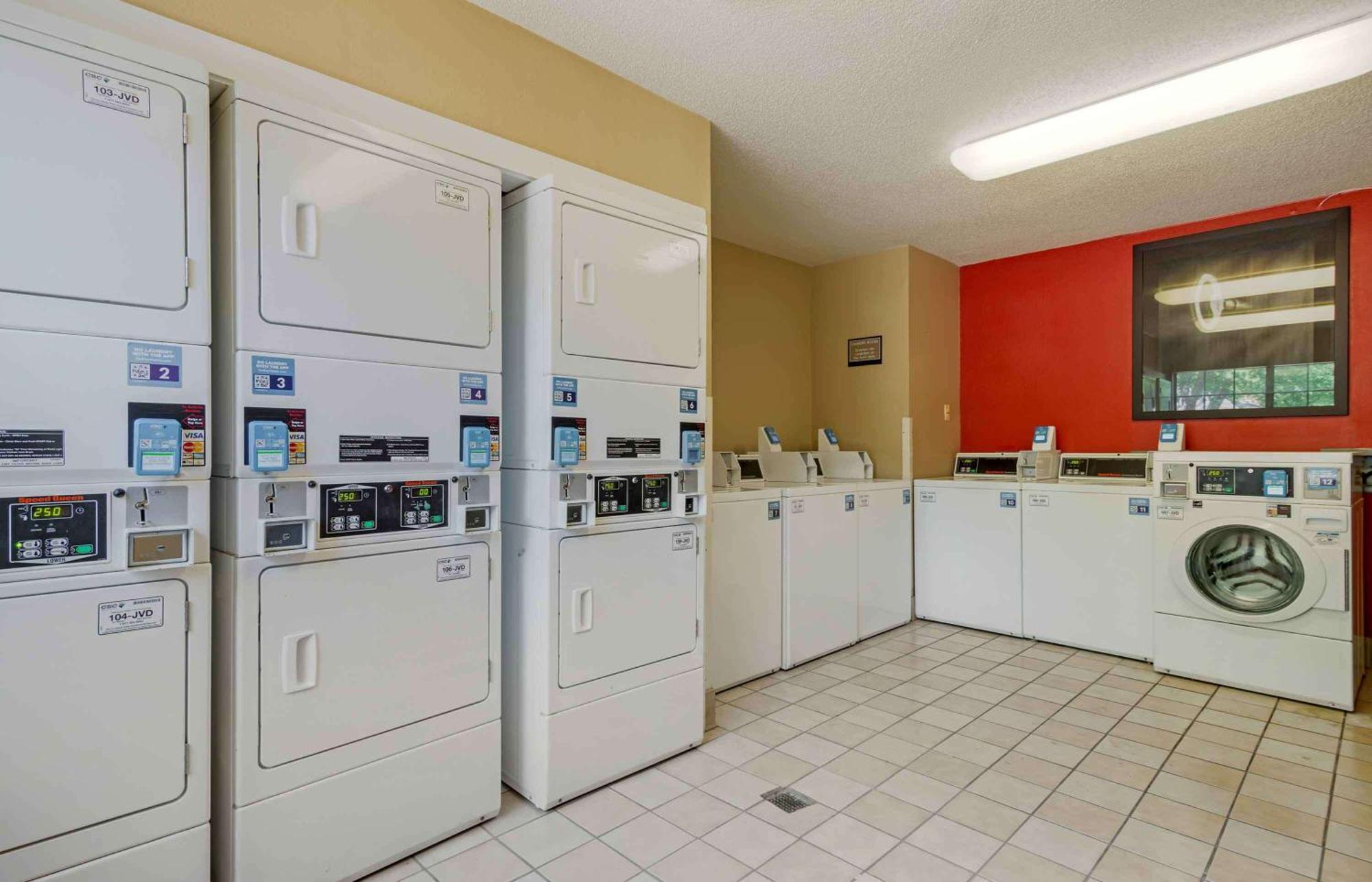 Extended Stay America Select Suites - Atlanta - Cumberland Mall Smyrna Exterior foto